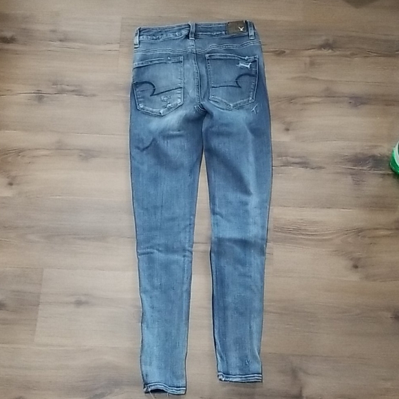 Distressed American Eagle Jeans. Size 2 - Picture 2 of 3